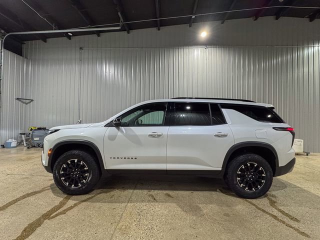 Used 2024 Chevrolet Traverse Z71 image 2