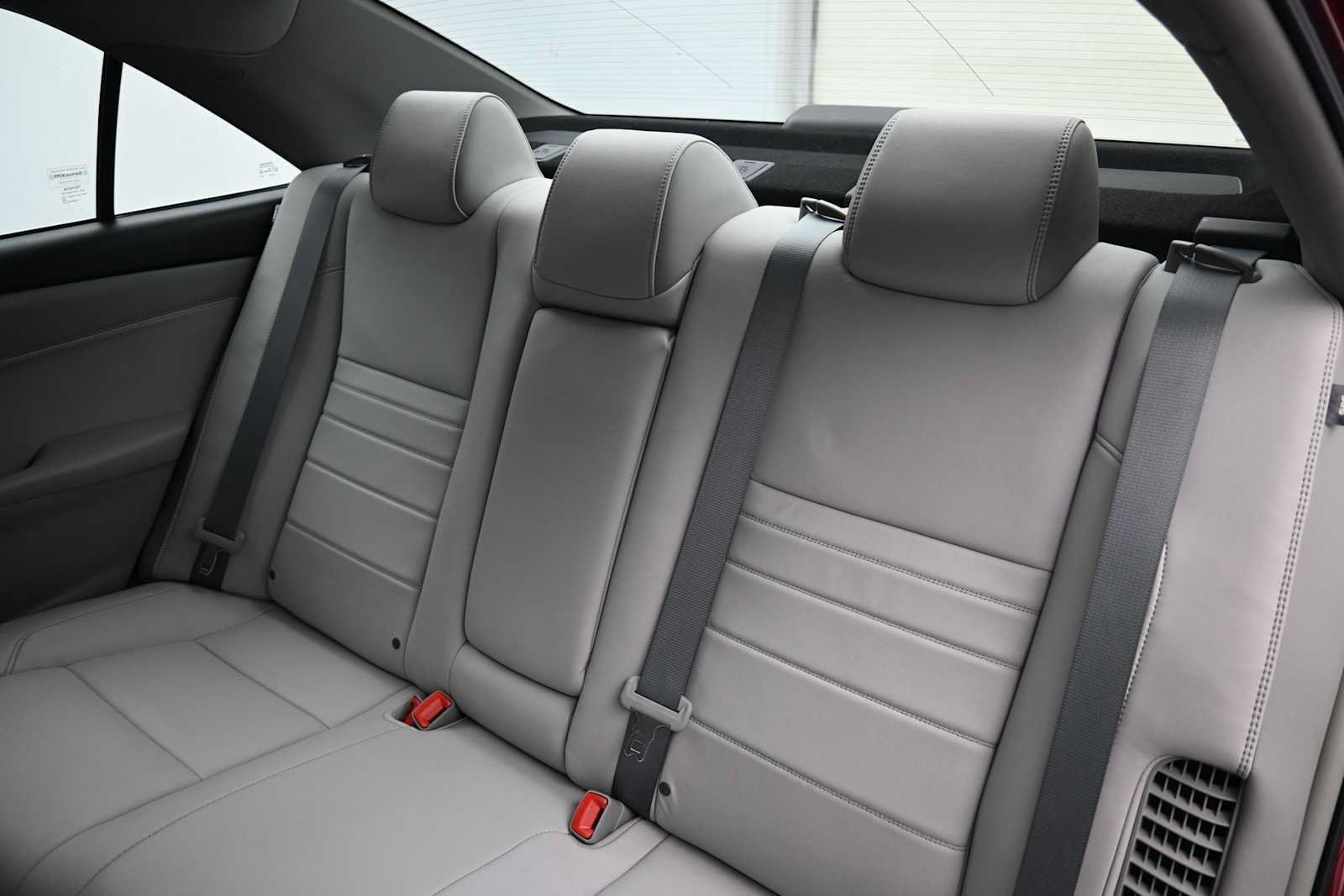Used 2015 Toyota Camry XLE FWD image 10