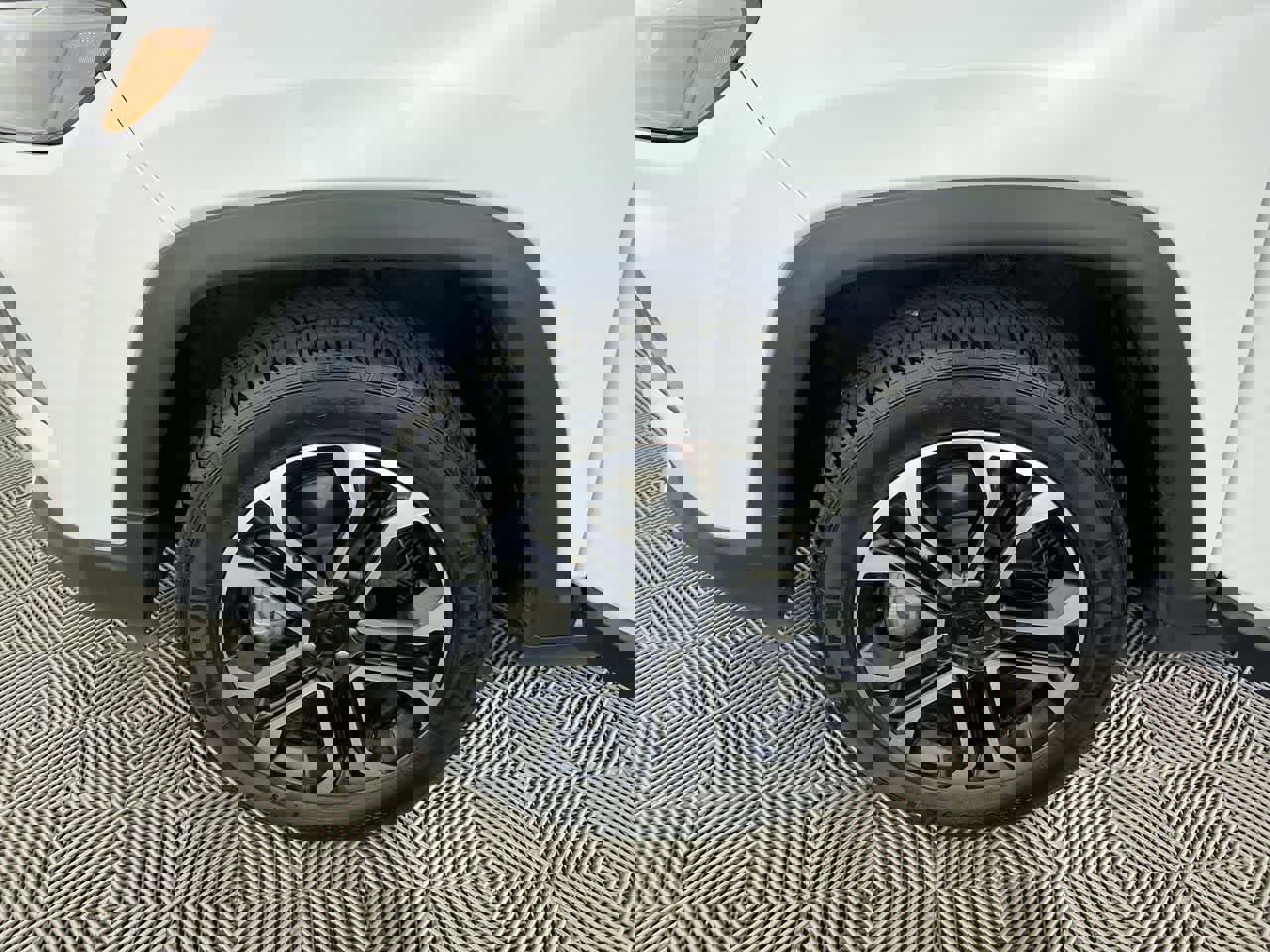 Used 2024 Jeep Compass Limited image 16