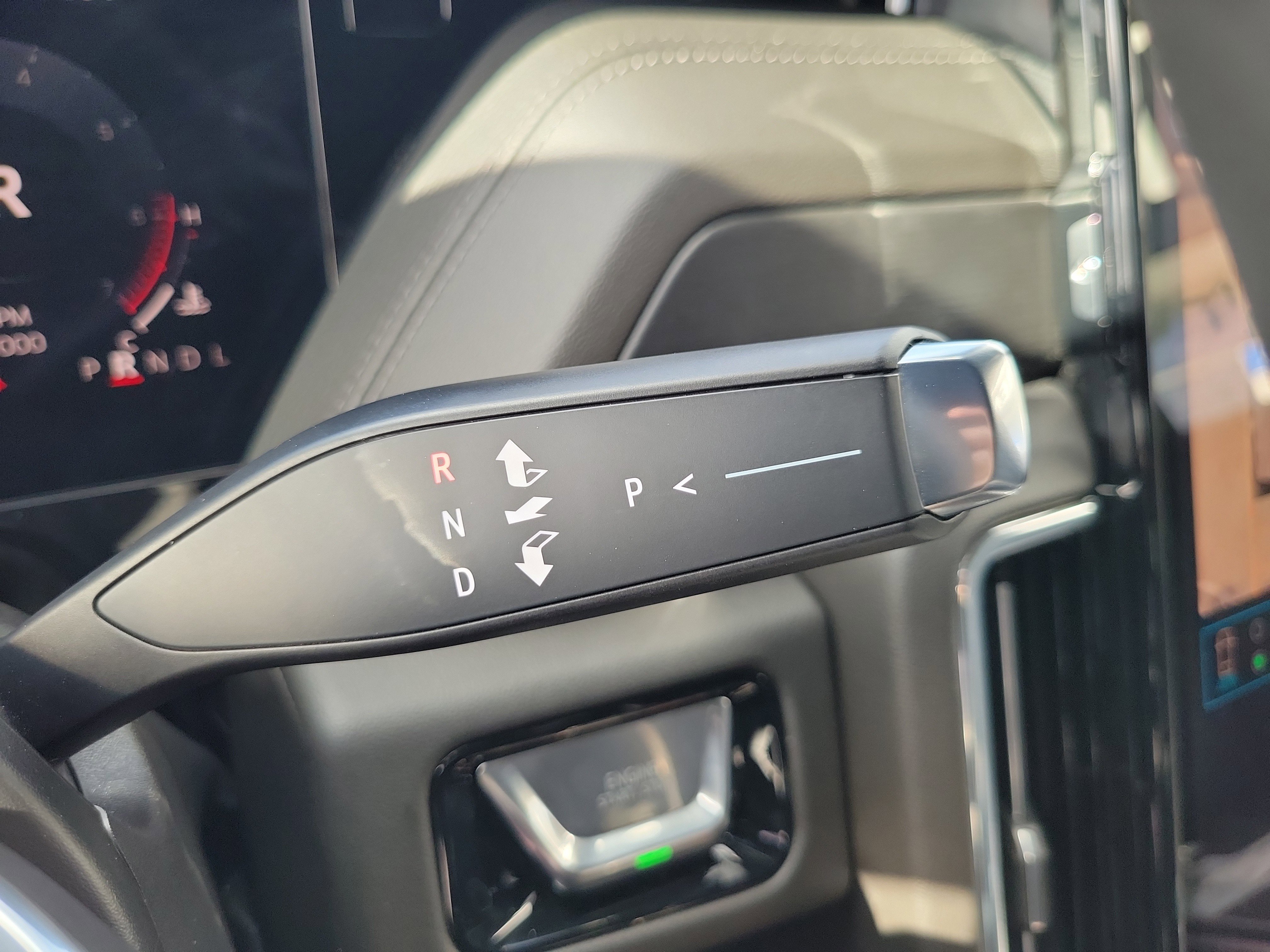 Used 2025 GMC Yukon XL Denali image 23