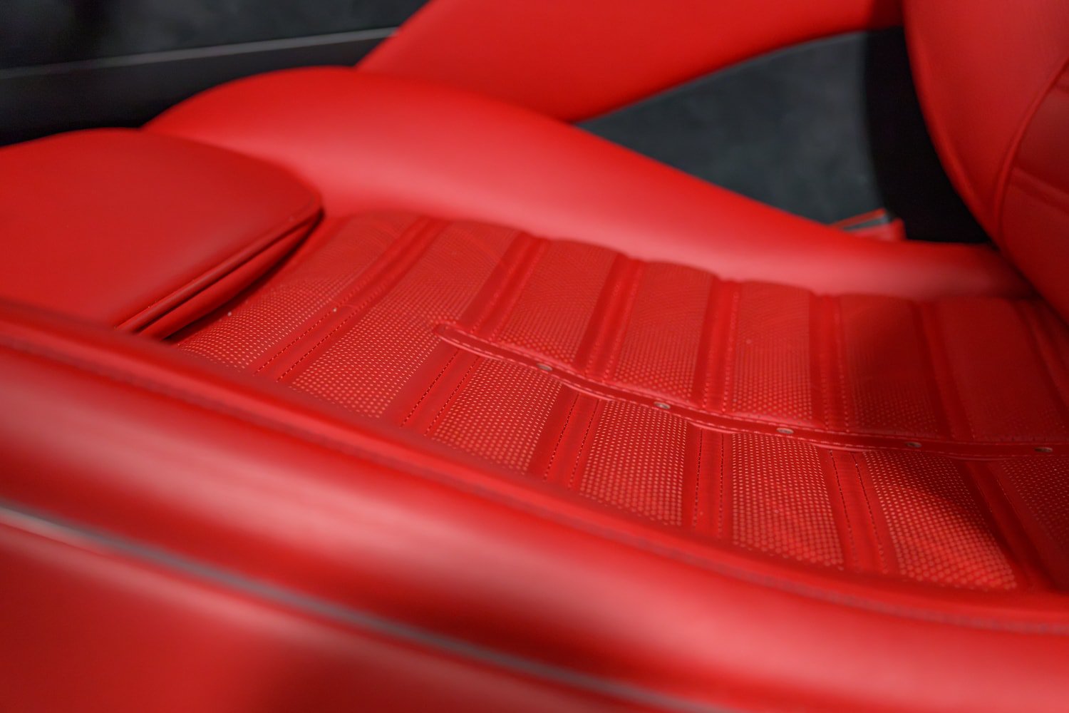 Certified 2025 Ferrari Purosangue AWD/4WD image 40