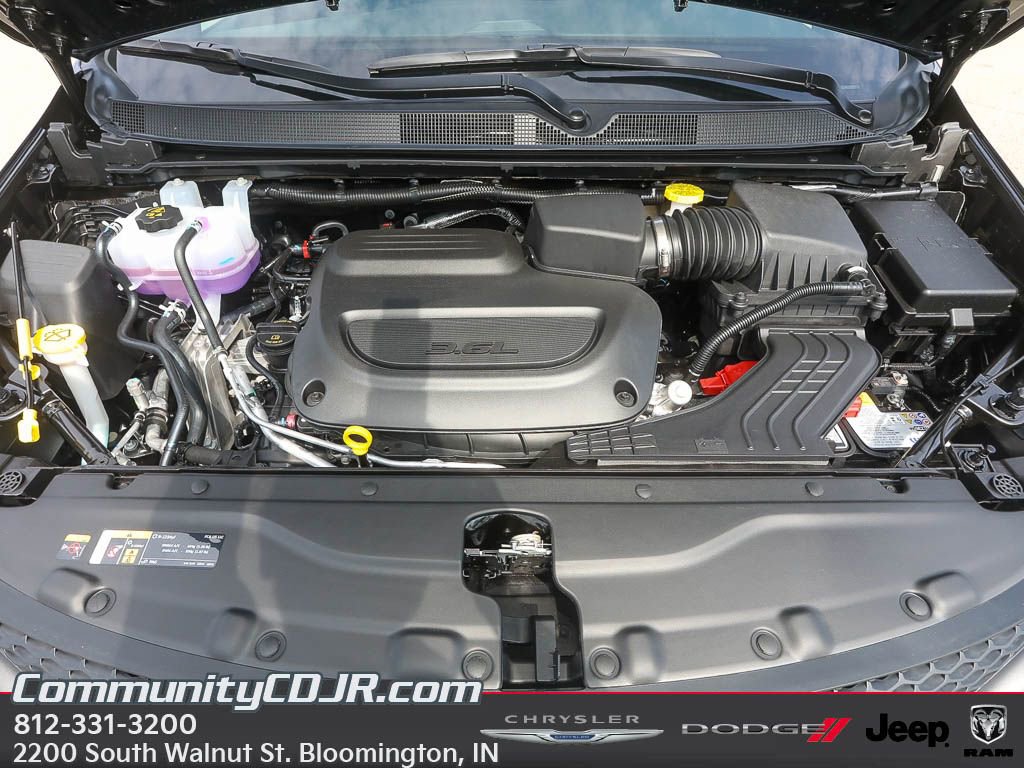 New 2025 Chrysler Voyager LX FWD image 18