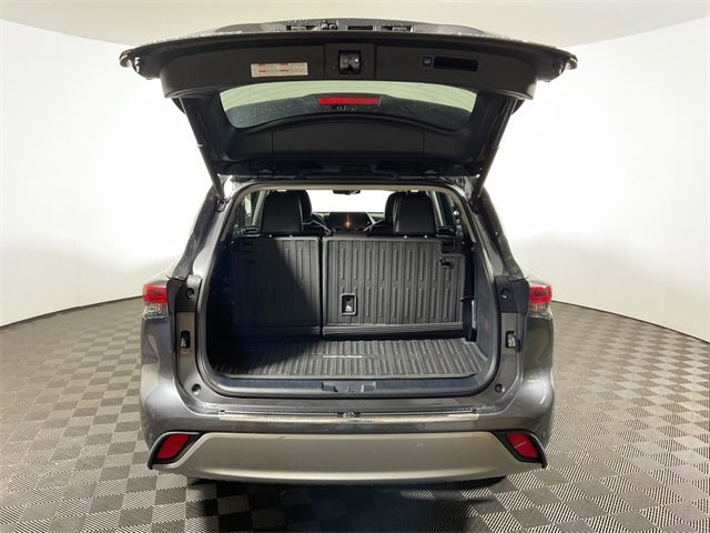 Used 2020 Toyota Highlander Platinum image 14