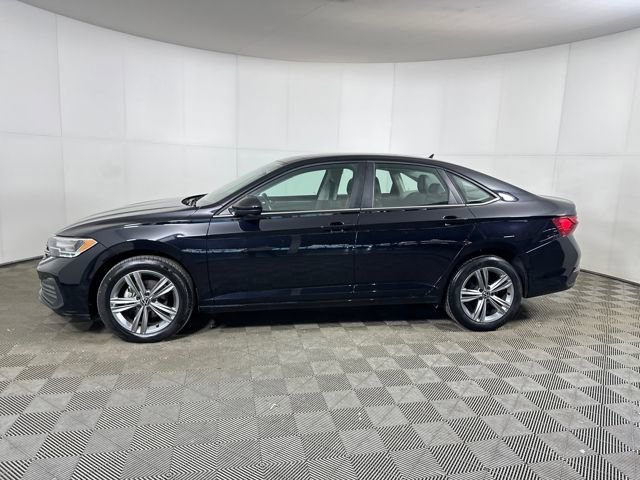 Used 2024 Volkswagen Jetta SE image 6