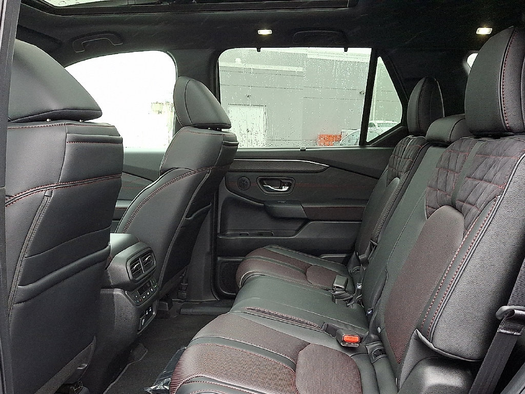 New 2026 Honda Pilot Black Edition image 8