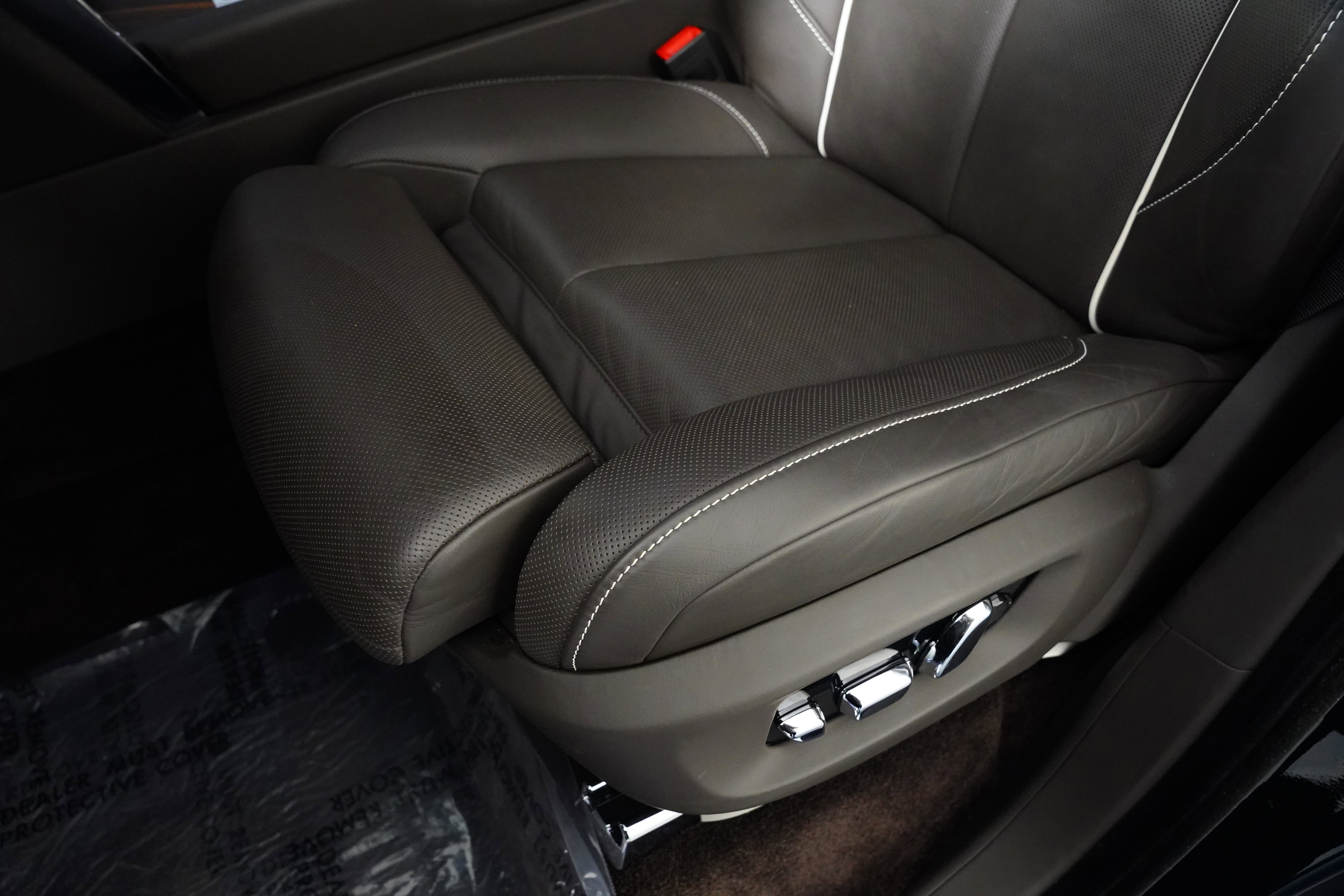 Used 2023 Rolls-Royce Cullinan w/ Cullinan Package image 97