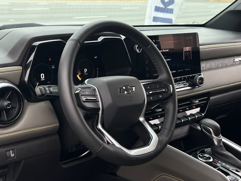 Used 2024 Chevrolet Colorado ZR2 w/ ZR2 Convenience Package III image 18