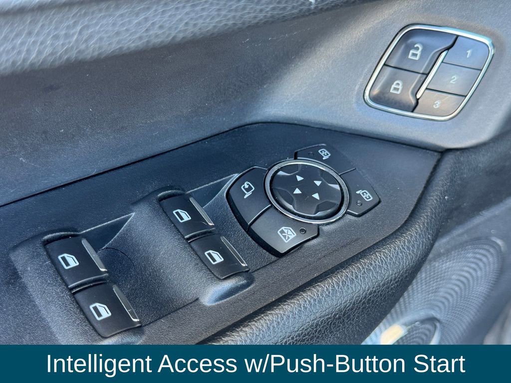 Used 2018 Ford Expedition XLT w/ Equipment Group 202A AWD/4WD image 17