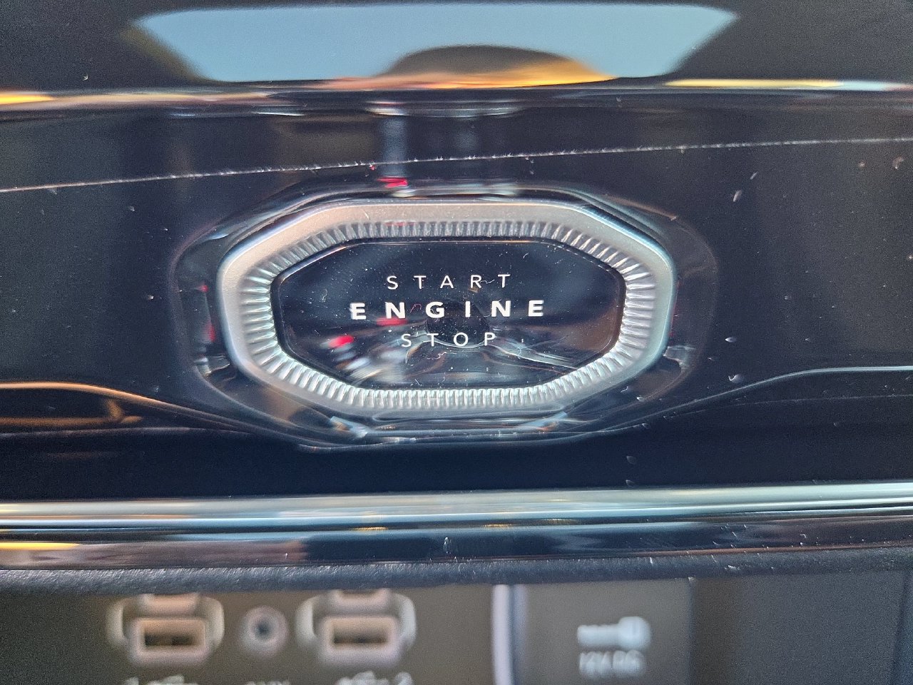 New 2027 Jeep Grand Cherokee Limited AWD/4WD image 13