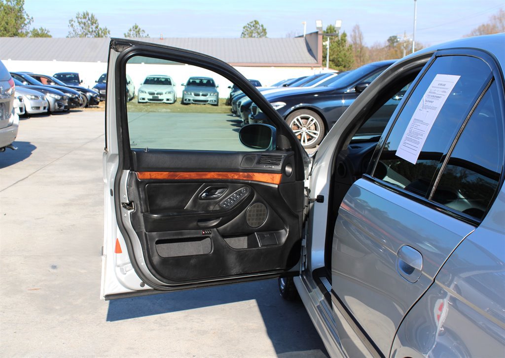 Used 2001 BMW M5 image 36