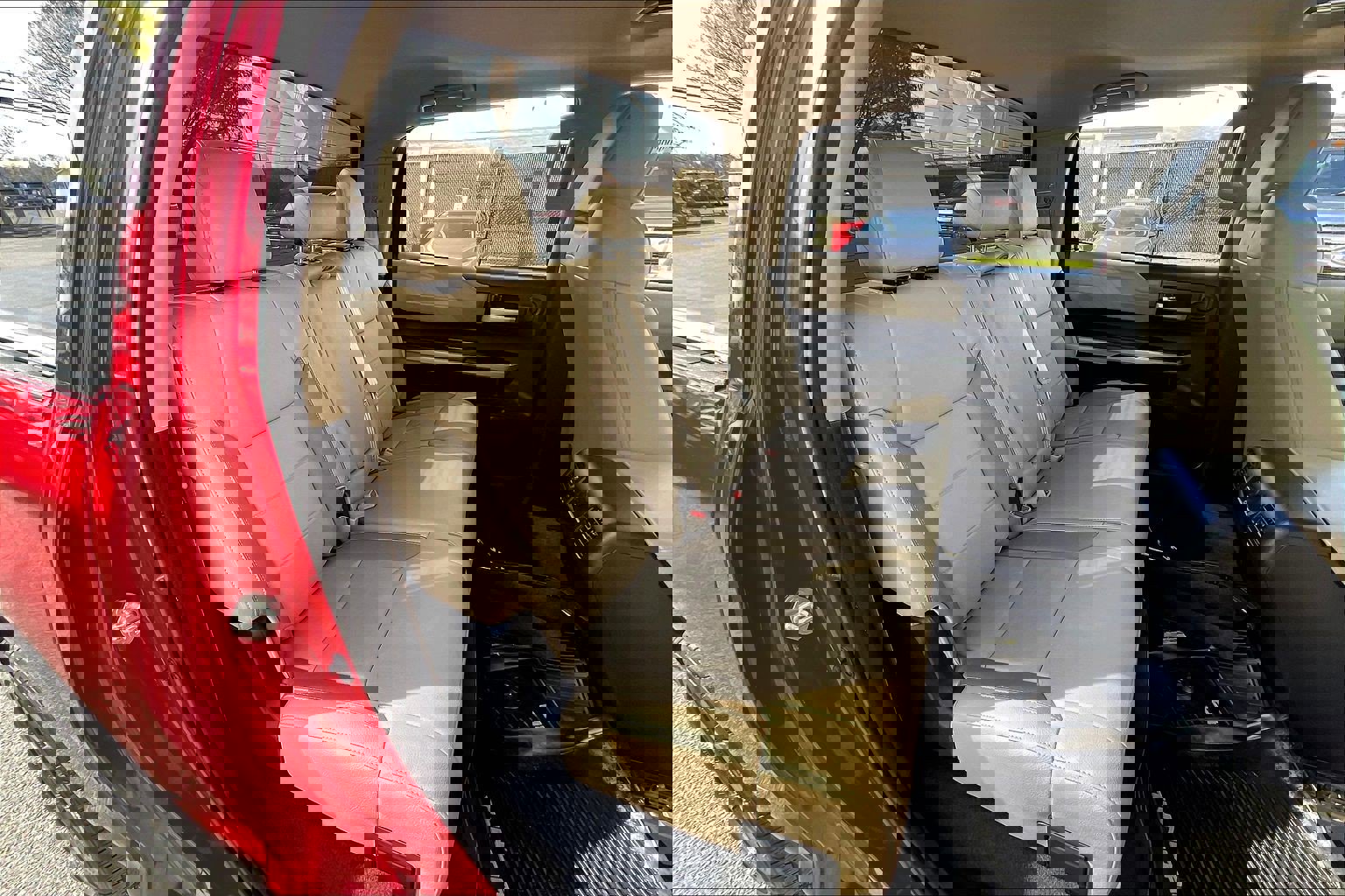 Used 2019 Toyota Tundra Limited w/ Limited Premium Package image 32