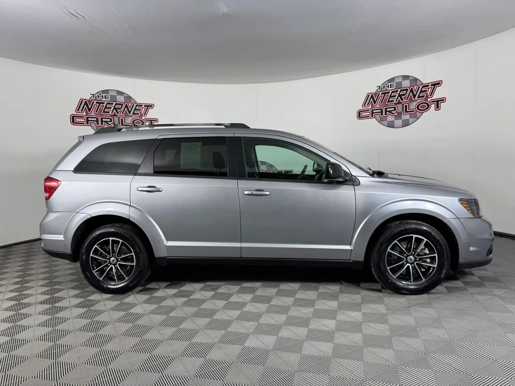 Used 2018 Dodge Journey SXT w/ Blacktop Package image 8