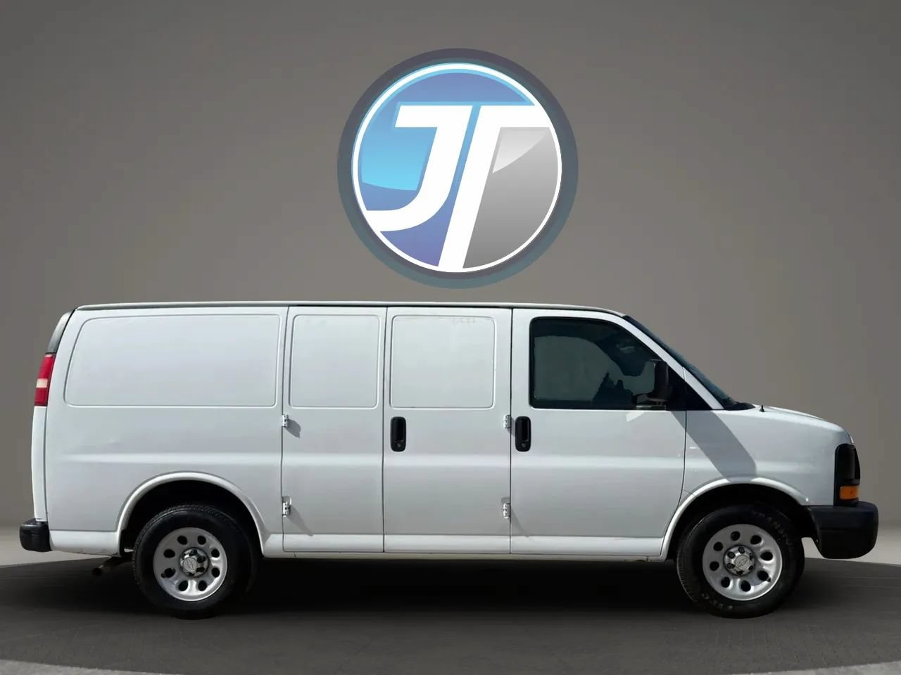 Used 2014 Chevrolet Express 1500 RWD image 21