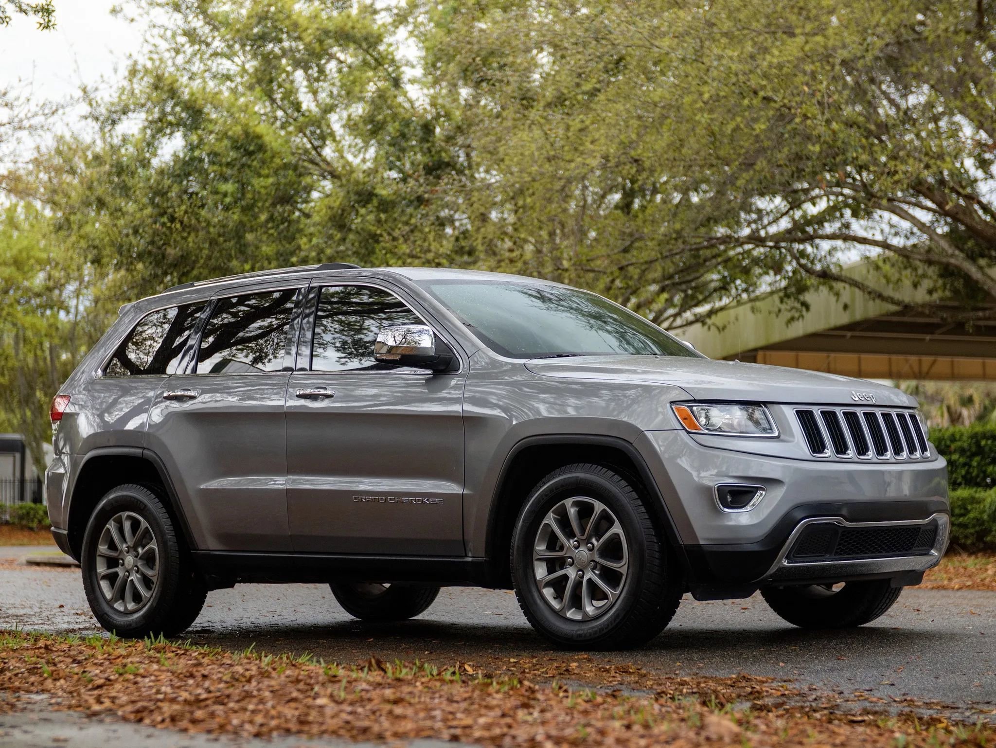 Used 2014 Jeep Grand Cherokee Limited image 8