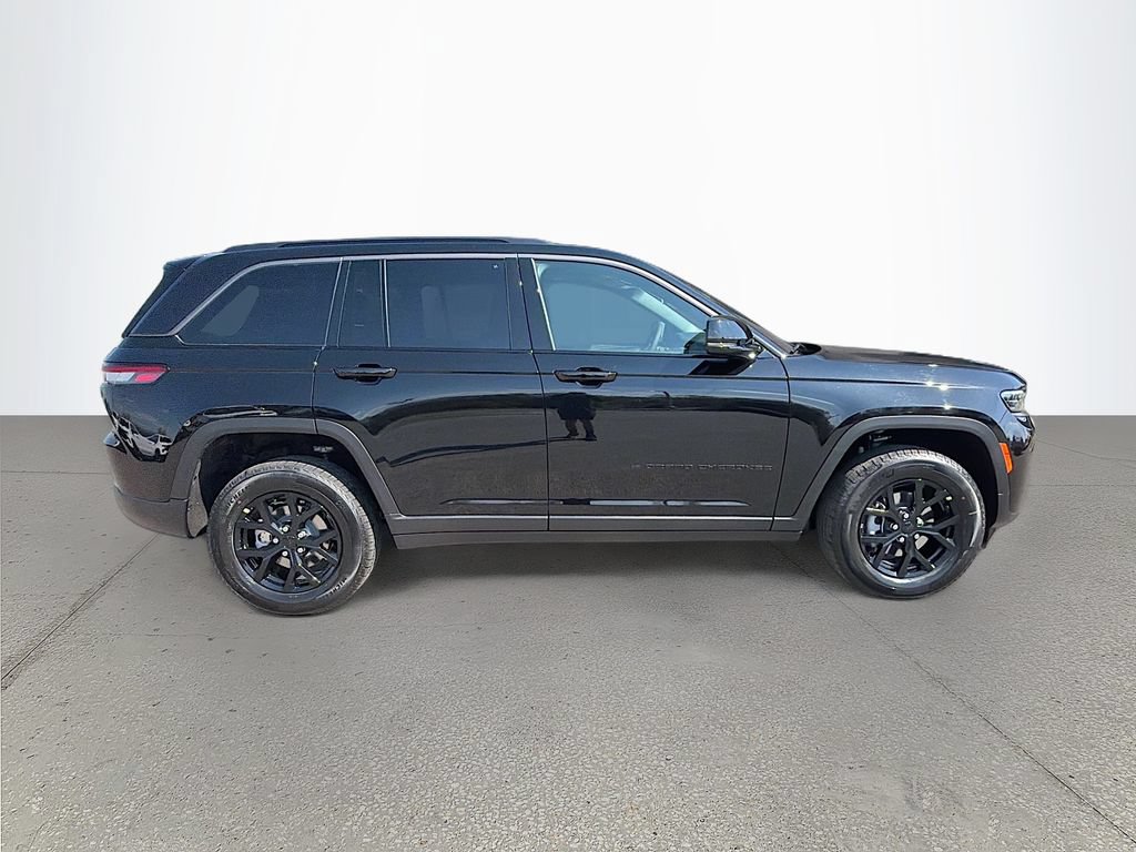 New 2026 Jeep Grand Cherokee Altitude AWD/4WD image 3