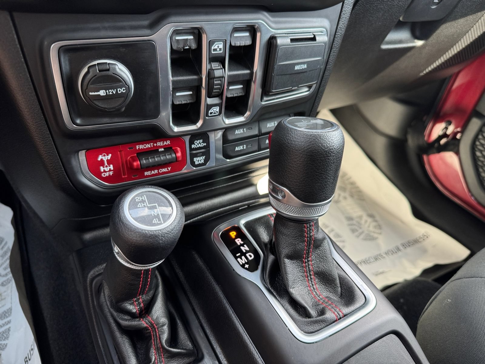 Used 2021 Jeep Wrangler Unlimited Rubicon w/ Cold Weather Group AWD/4WD image 7