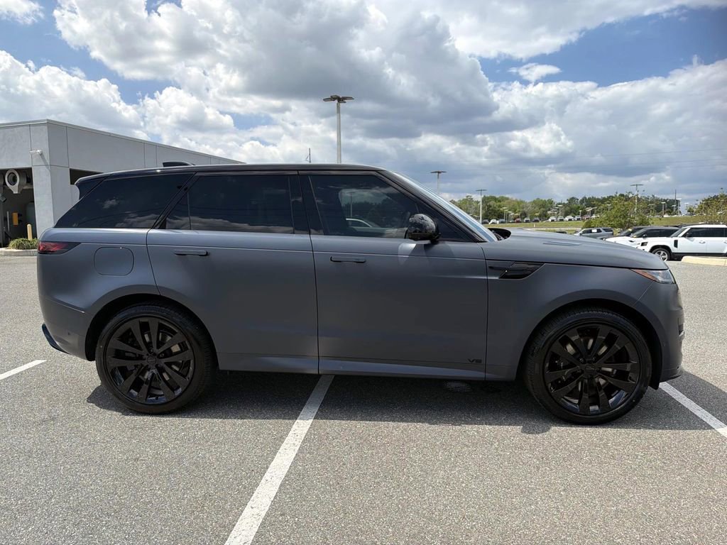 New 2026 Land Rover Range Rover Sport Dynamic SE image 6
