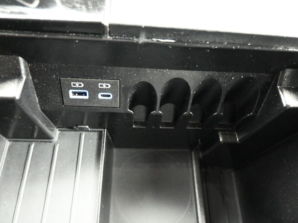 Used 2022 Toyota Tundra SR5 w/ SR5 Convenience Package image 30