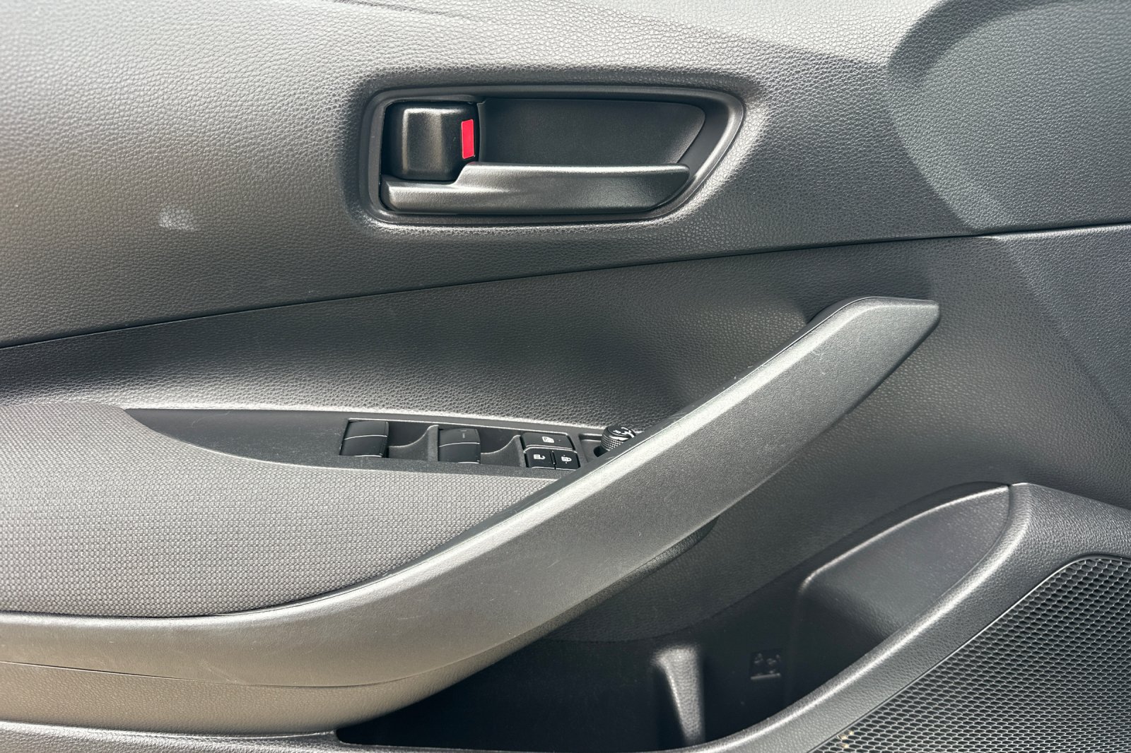 Used 2024 Toyota Corolla LE FWD image 11