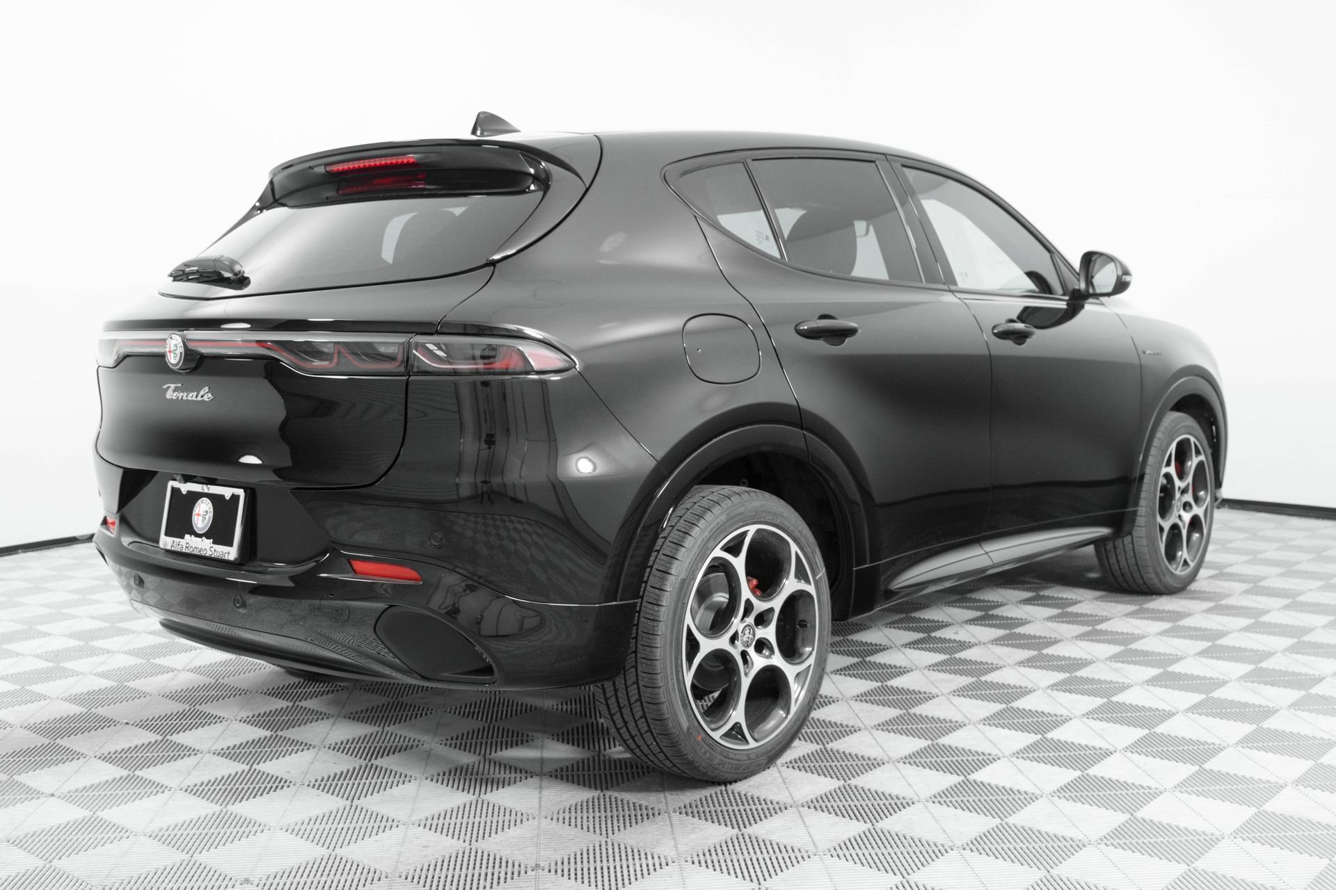 New 2025 Alfa Romeo Tonale w/ Premium Package AWD/4WD image 7