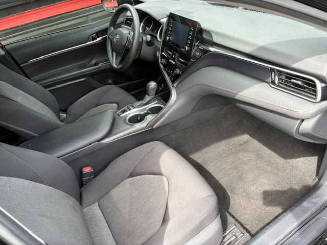 Used 2022 Toyota Camry LE FWD image 18
