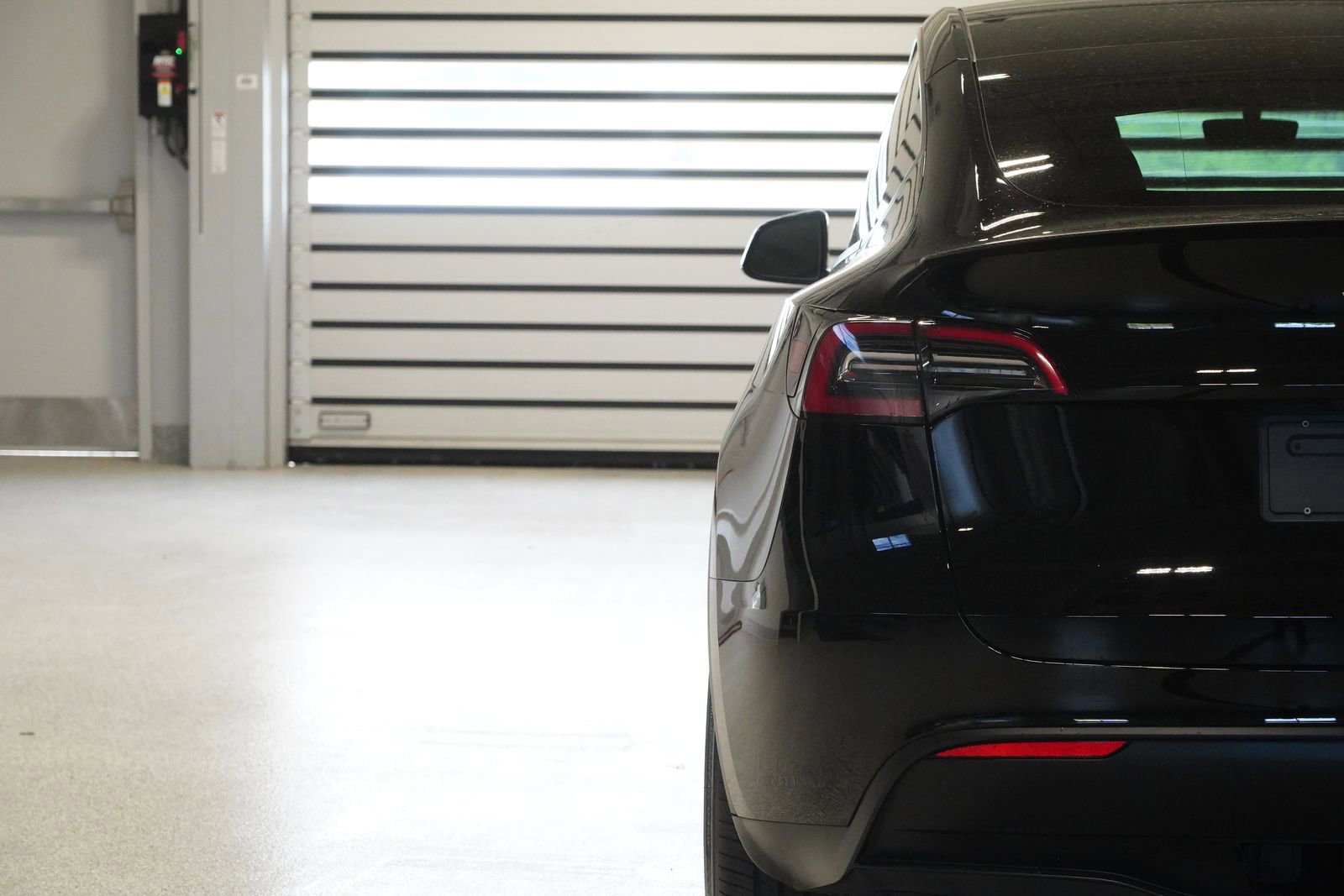 Used 2023 Tesla Model Y Performance AWD/4WD image 9