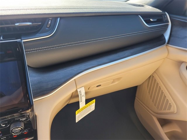 New 2025 Jeep Grand Cherokee Limited image 29