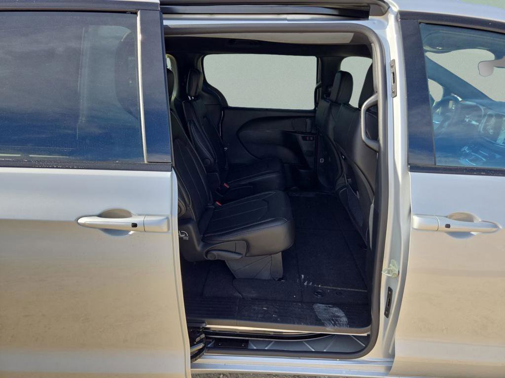 New 2026 Chrysler Pacifica Select w/ S Appearance Package FWD image 27