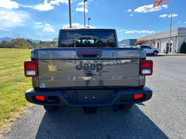 Used 2022 Jeep Gladiator Sport AWD/4WD image 5