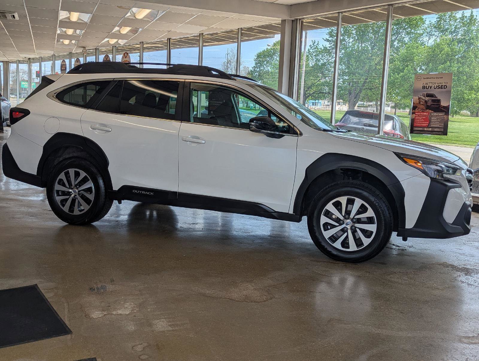 Used 2024 Subaru Outback Premium AWD/4WD image 10
