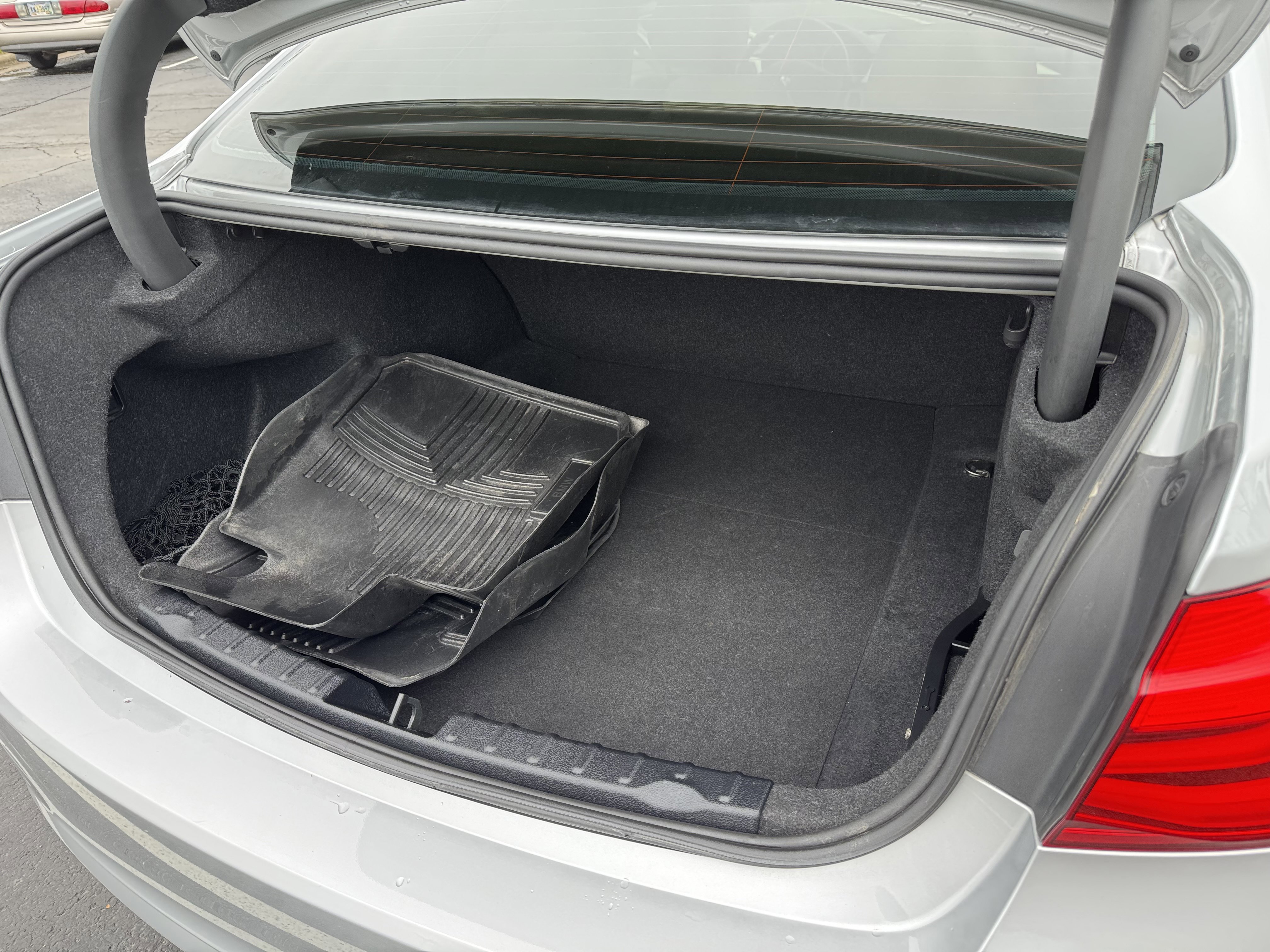 Used 2018 BMW 320i Sedan w/ Convenience Package image 24