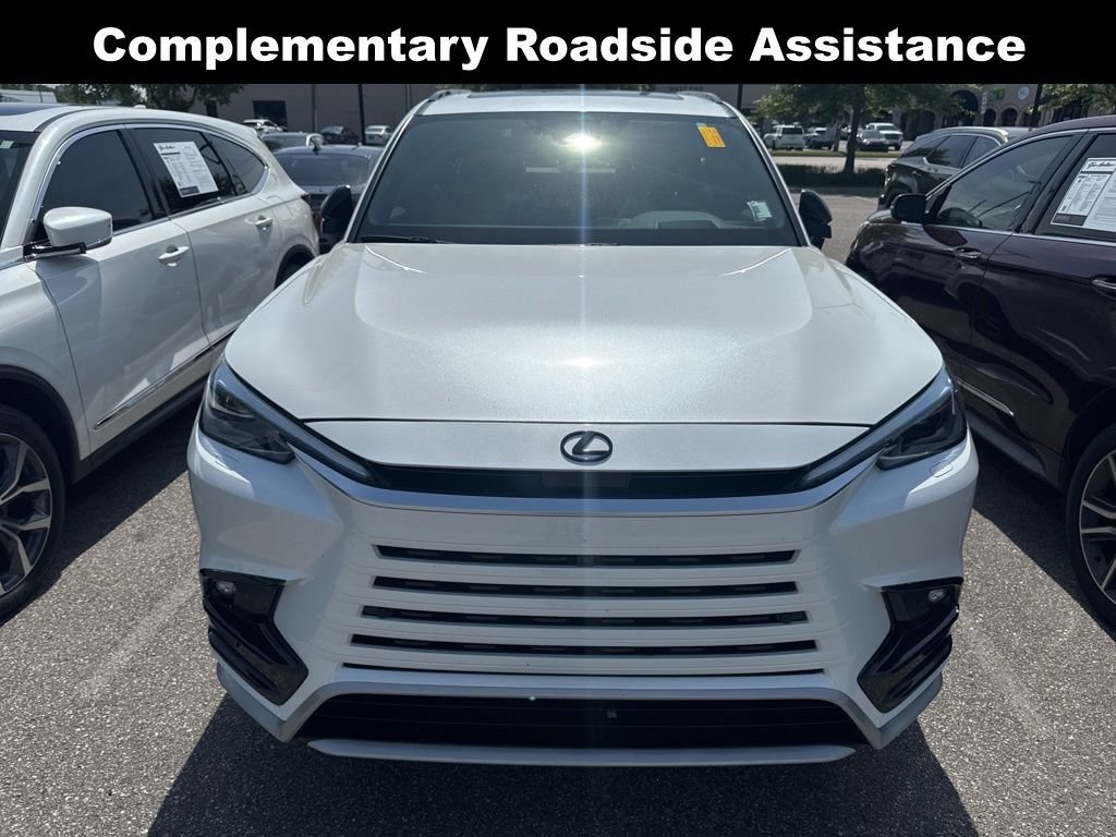 Used 2025 Lexus TX 500h AWD w/ Technology Package image 3