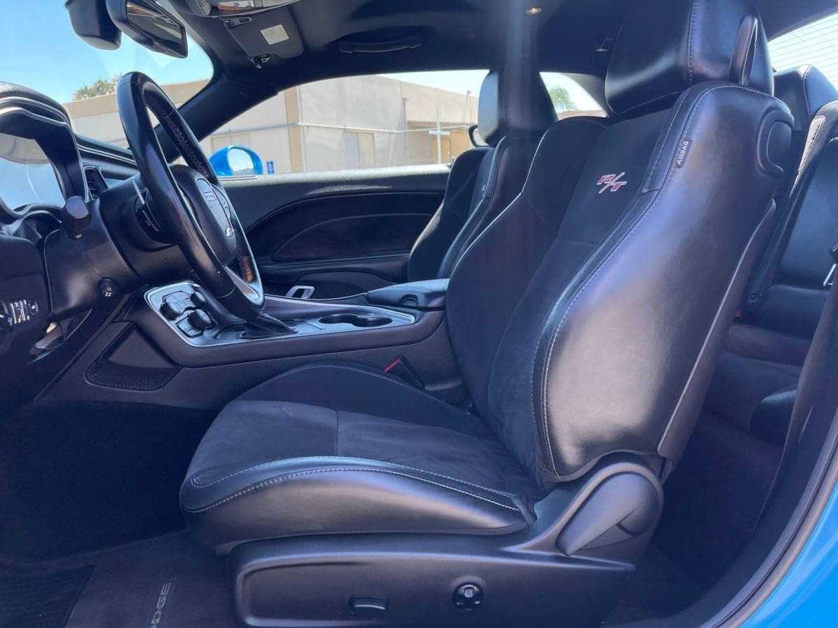 Used 2016 Dodge Challenger R/T Scat Pack w/ Leather Interior Group RWD image 15