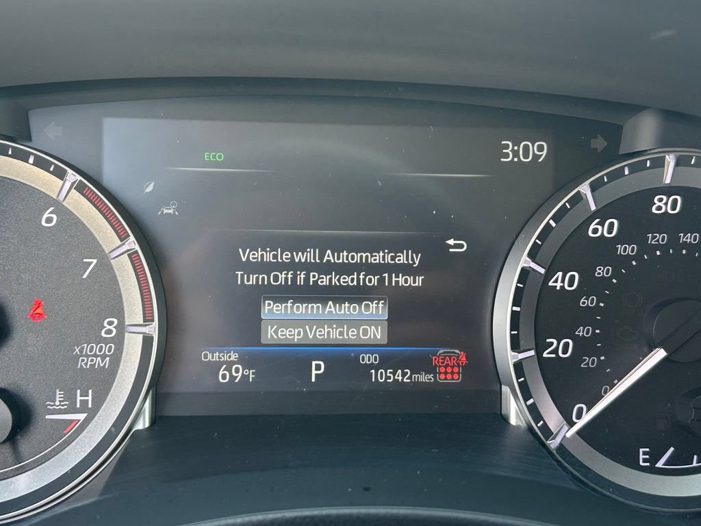 Used 2025 Toyota Highlander LE AWD/4WD image 16