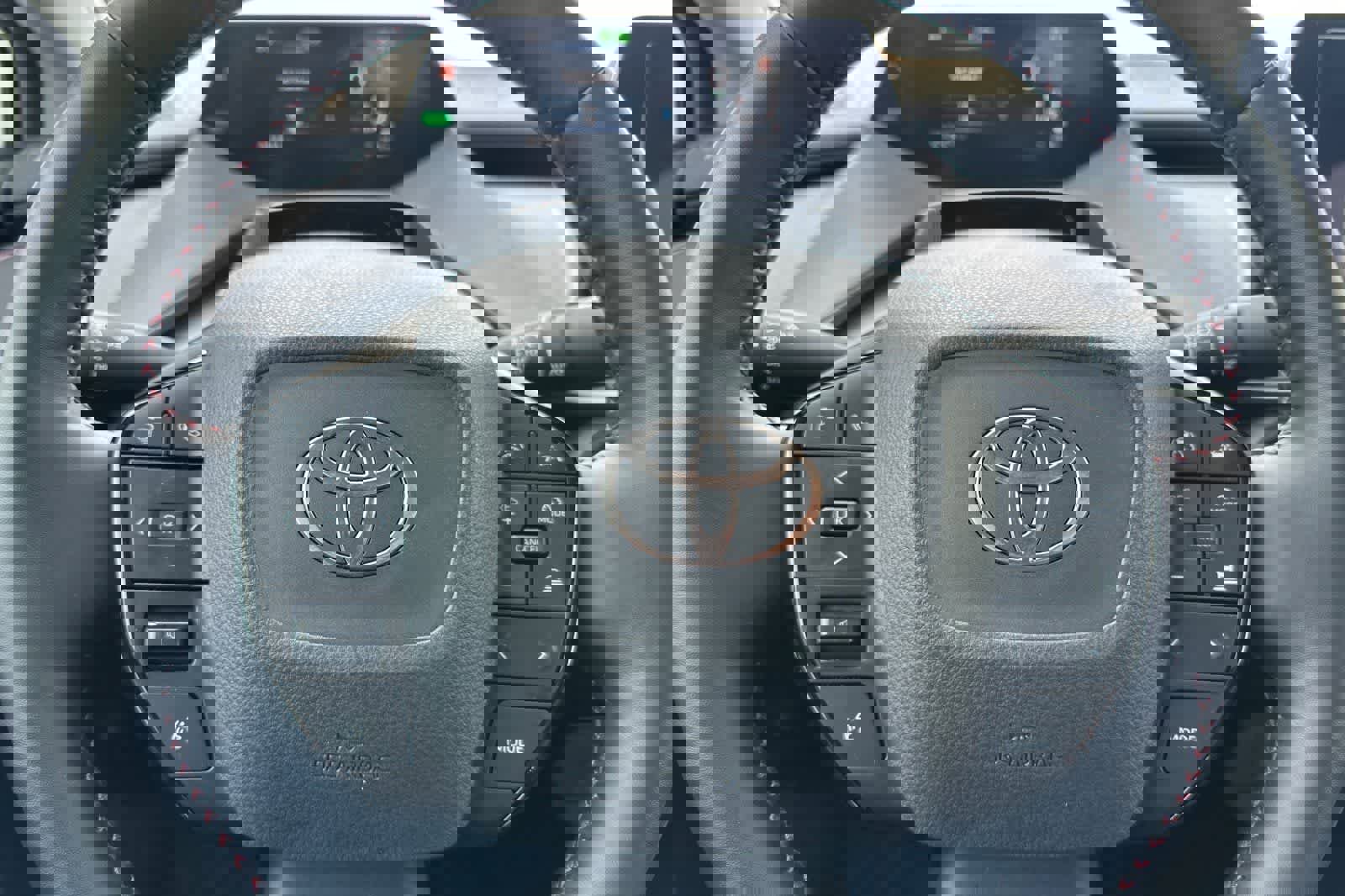 Used 2024 Toyota Prius Prime SE image 25