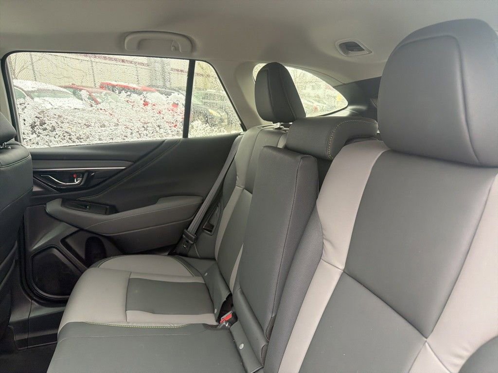 Used 2025 Subaru Outback Onyx Edition image 11