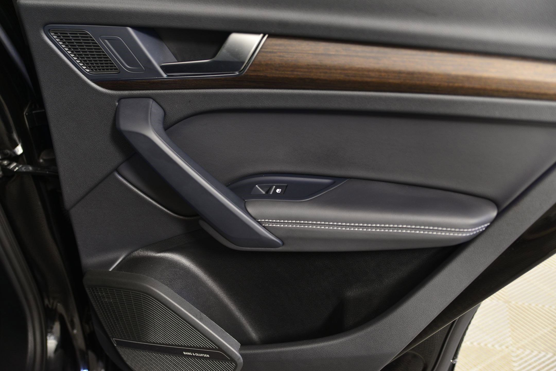 Certified 2025 Audi Q5 e Premium Plus image 24