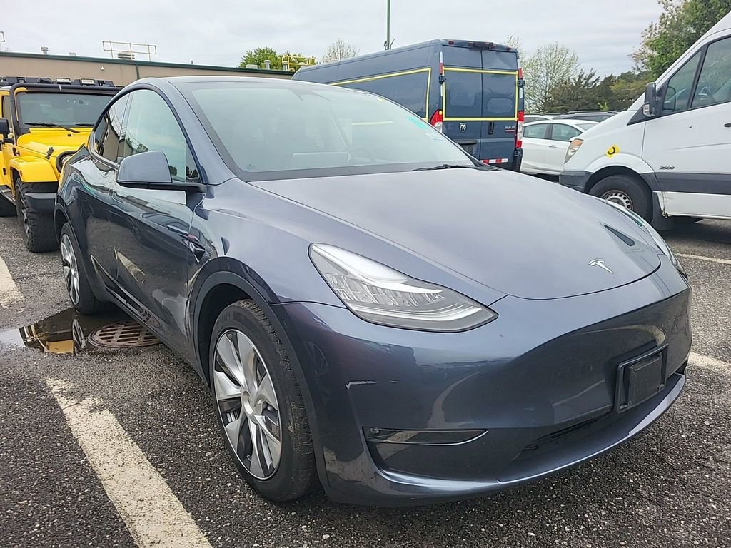Used 2023 Tesla Model Y Long Range AWD/4WD image 3
