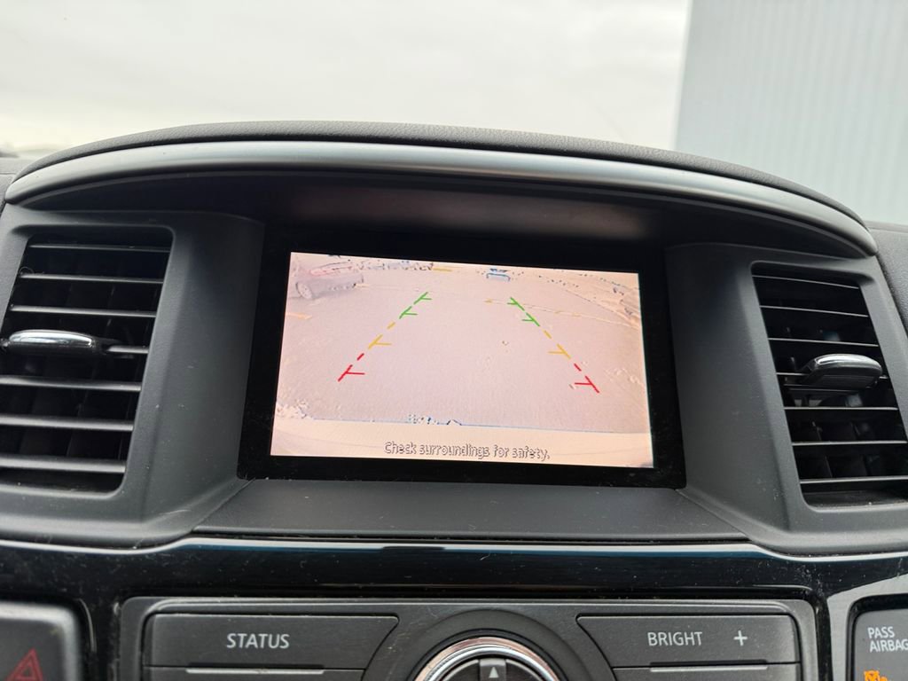 Used 2014 Nissan Pathfinder SV image 18