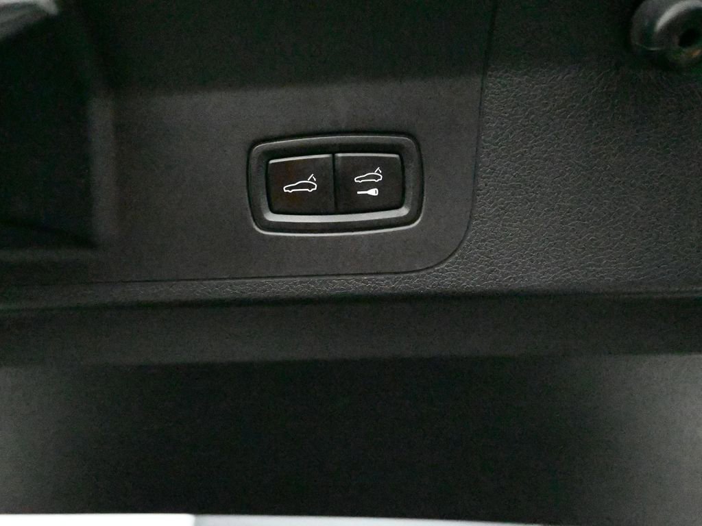 Used 2020 Porsche Panamera 4 image 17