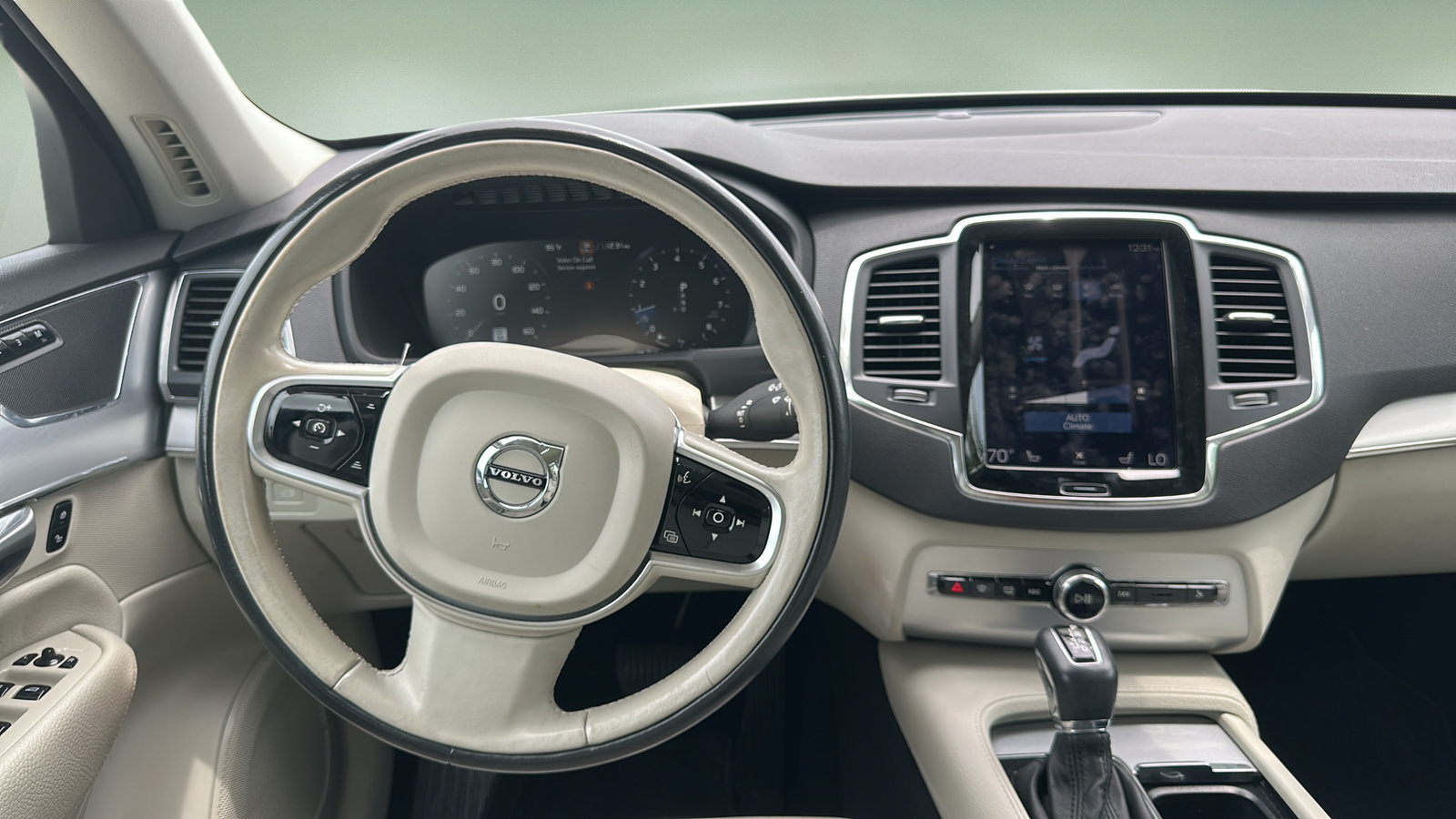 Used 2017 Volvo XC90 T6 Momentum w/ Vision Package AWD/4WD image 15