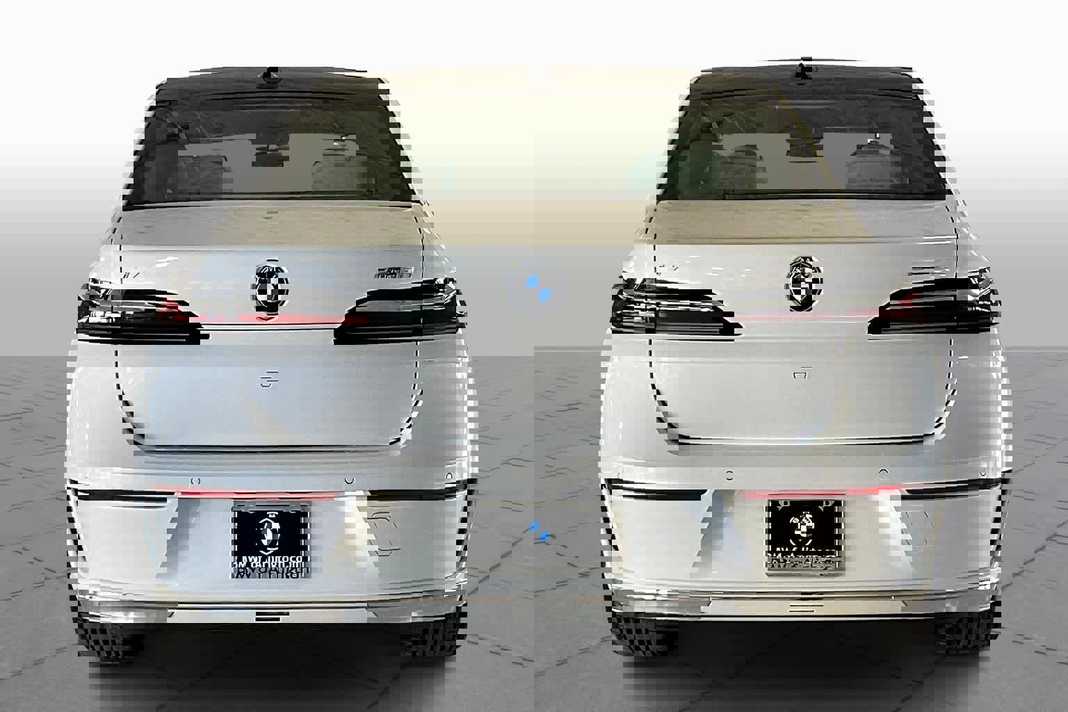 Used 2025 BMW i7 eDrive50 image 4