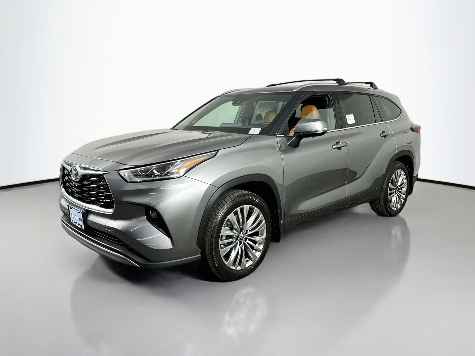 New 2026 Toyota Highlander Platinum AWD/4WD image 3