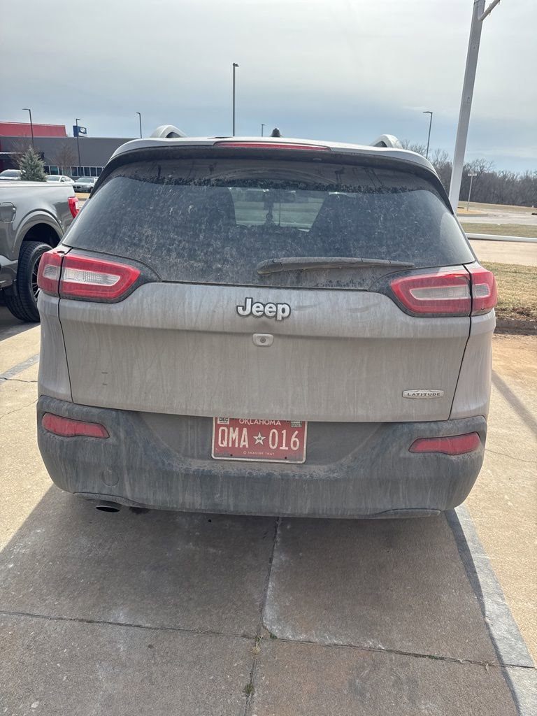 Used 2016 Jeep Cherokee Latitude image 12
