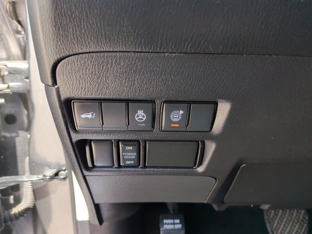 Used 2023 Nissan Armada Platinum w/ Captain's Chairs Package RWD image 16