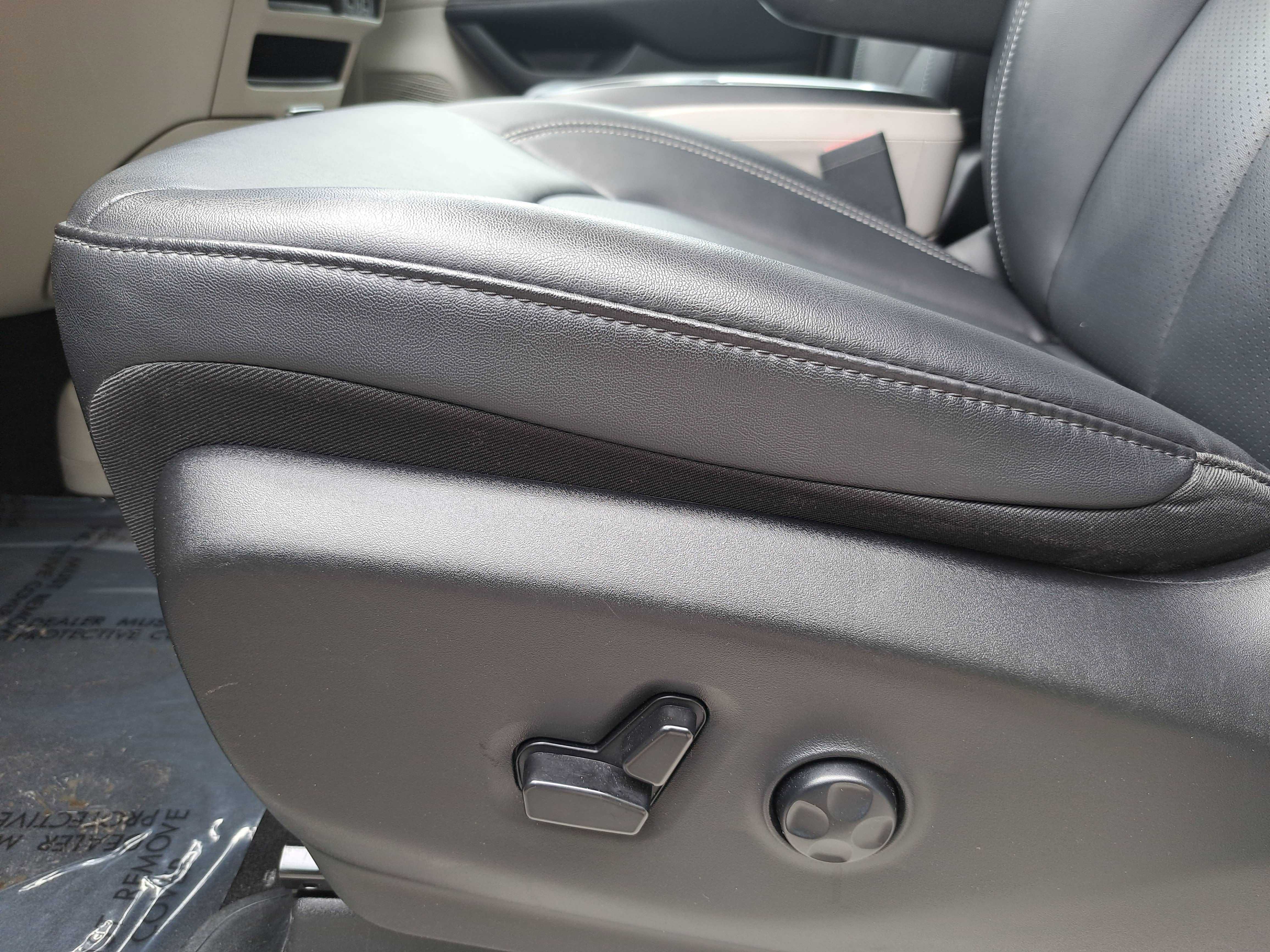 Used 2024 Chrysler Pacifica Touring-L FWD image 29