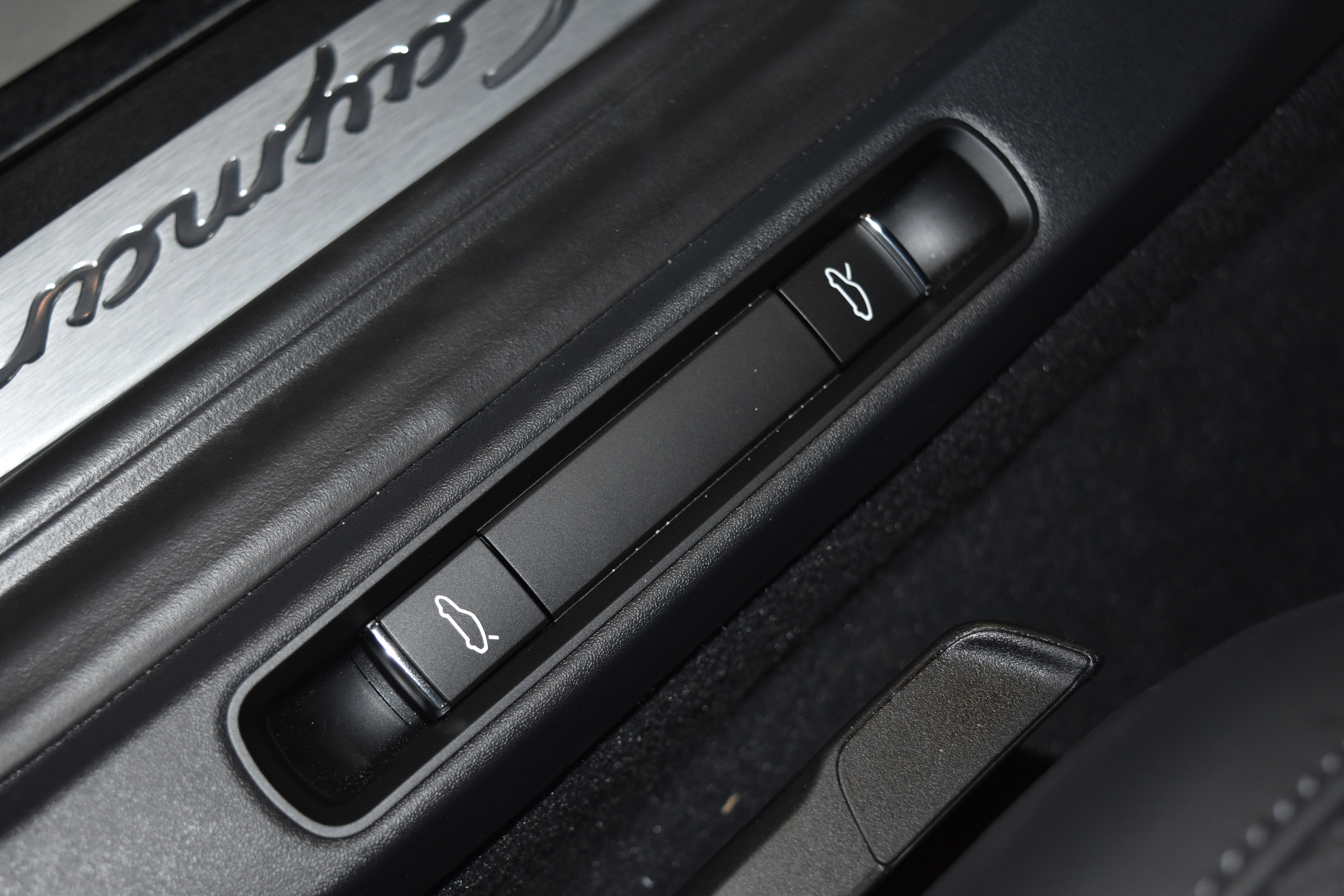 New 2025 Porsche 718 Cayman image 7