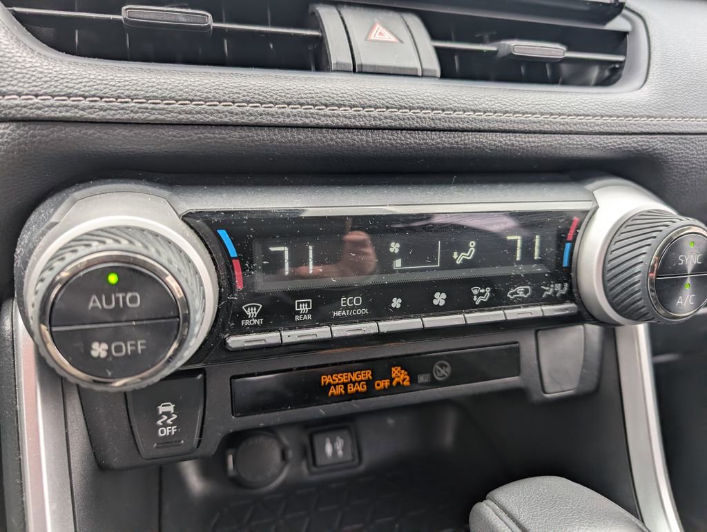 Used 2019 Toyota RAV4 XLE w/ All Weather Liner Package AWD/4WD image 19