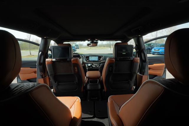 New 2026 Chrysler Pacifica Pinnacle AWD/4WD image 20
