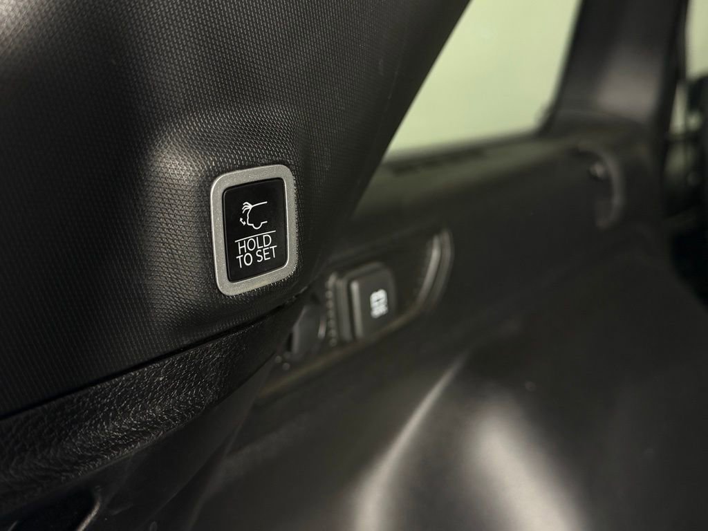 Used 2024 Jeep Grand Cherokee Limited w/ Luxury Tech Group II image 30